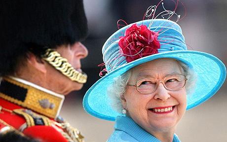 記錯(cuò)英女王“官方生日” 希拉里提前一周發(fā)賀電