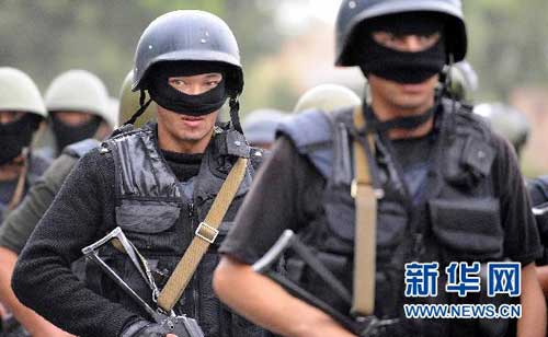吉爾吉斯斯坦首都數(shù)千人集會譴責(zé)臨時政府
