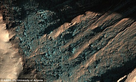 美國(guó)航空航天局3日公布火星最新高分辨率圖像