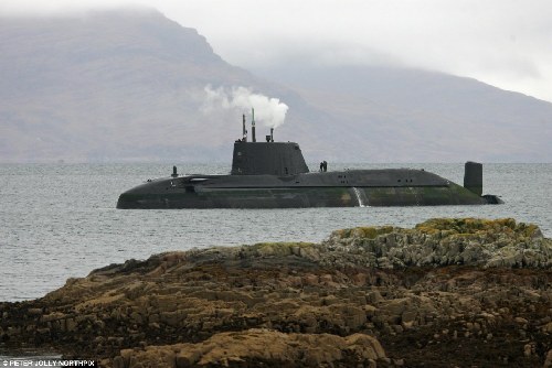 英國最先進(jìn)核潛艇不敵潮水?dāng)R淺 皇家海軍蒙羞