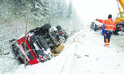 歐洲多國(guó)遭遇暴風(fēng)雪襲擊 英數(shù)百所學(xué)校停課
