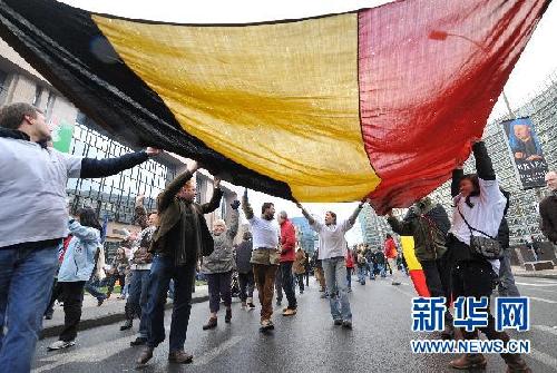 比利時(shí)民眾舉行維護(hù)國家統(tǒng)一大游行