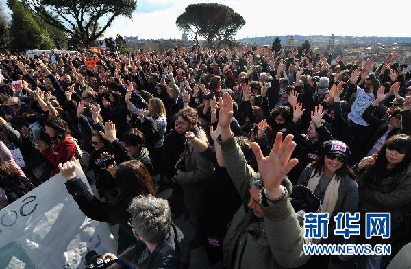 “花花老爺”犯眾怒 意大利百萬(wàn)人示威要求老貝下臺(tái)