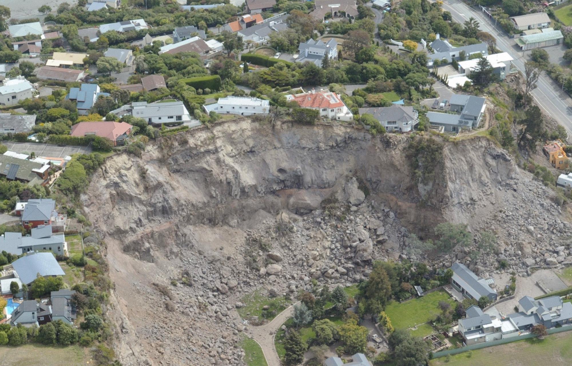 新西蘭地震148人遇難 遺體下葬開(kāi)始