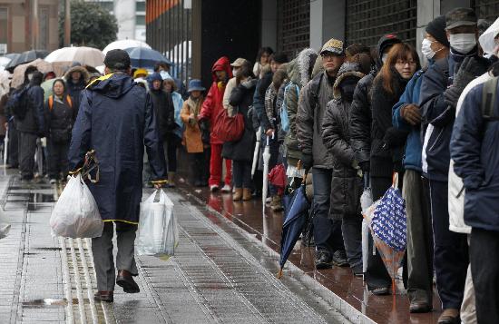 組圖：日本仙臺災(zāi)區(qū)天降大雪 救災(zāi)工作仍井然有序