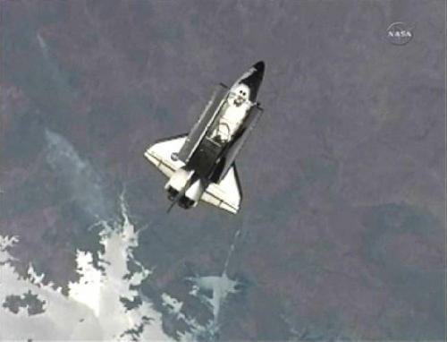 高清組圖：“奮進(jìn)”號(hào)與空間站分離返回地球