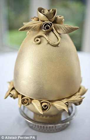 英國(guó)天價(jià)巧克力布丁貼金鑲鉆 售價(jià)高達(dá)兩萬英鎊