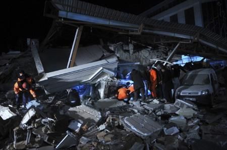 土耳其5.7級(jí)地震致旅館倒塌上百人被埋
