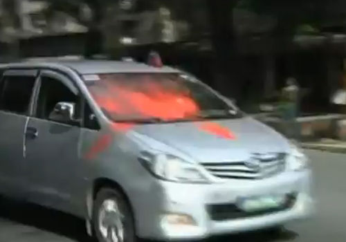 美菲共同防務(wù)協(xié)議不得民心 希拉里車隊訪菲期間遭潑油漆