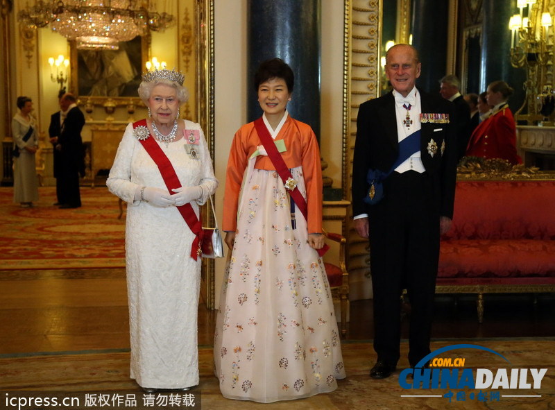 韓國(guó)總統(tǒng)樸槿惠訪問(wèn)英國(guó) 受英女王夫婦接待
