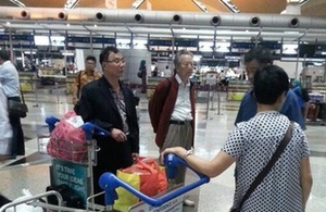 普京紅場(chǎng)講話力挺克里米亞入俄 烏克蘭裝甲車待命