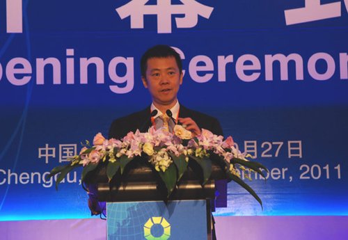 新華能源走進(jìn)中國(guó)新能源國(guó)際峰會(huì) 對(duì)話與會(huì)嘉賓