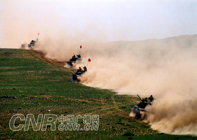北京軍區(qū)舉行“北劍-0607(S)”對抗演習(xí)