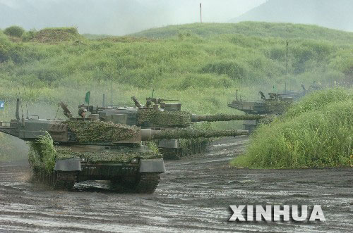 日富士軍演規(guī)?？涨?數(shù)萬百姓現(xiàn)場觀看