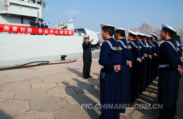 軍網(wǎng)披露我戰(zhàn)艦完成南沙戰(zhàn)備值班任務(wù)歸來