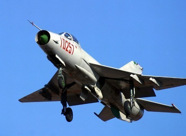 中國(guó)空軍現(xiàn)役機(jī)型圖集