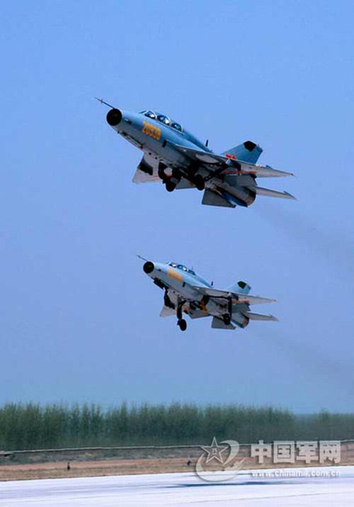 中國空軍現(xiàn)役機(jī)型圖集