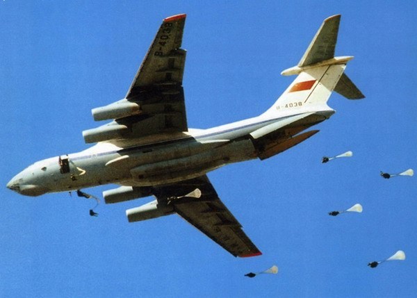 中國空軍現(xiàn)役機型圖集
