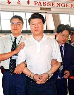 臺(tái)灣騙子作家不到1年又騙3億