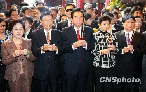 陳云林臺中兩縣行:會老友，敬媽祖，探孤兒