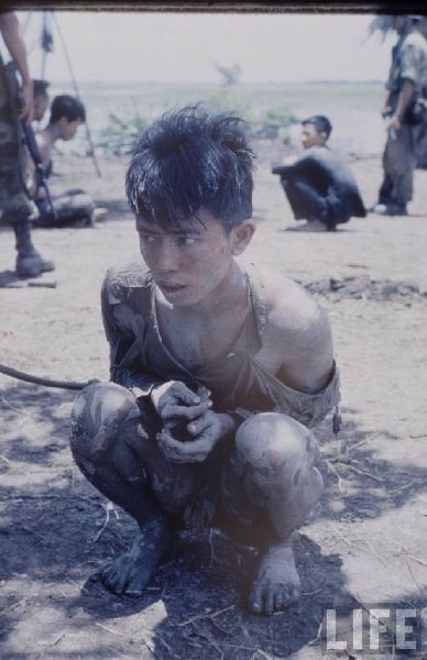 美國(guó)記者曝光1962年拍攝的越戰(zhàn)照片[組圖]