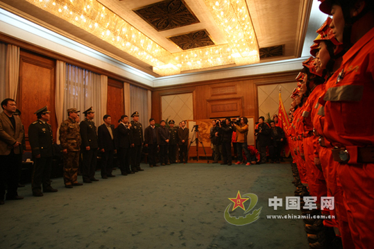 我駐海地維和警察防暴隊(duì)積極展開(kāi)自救