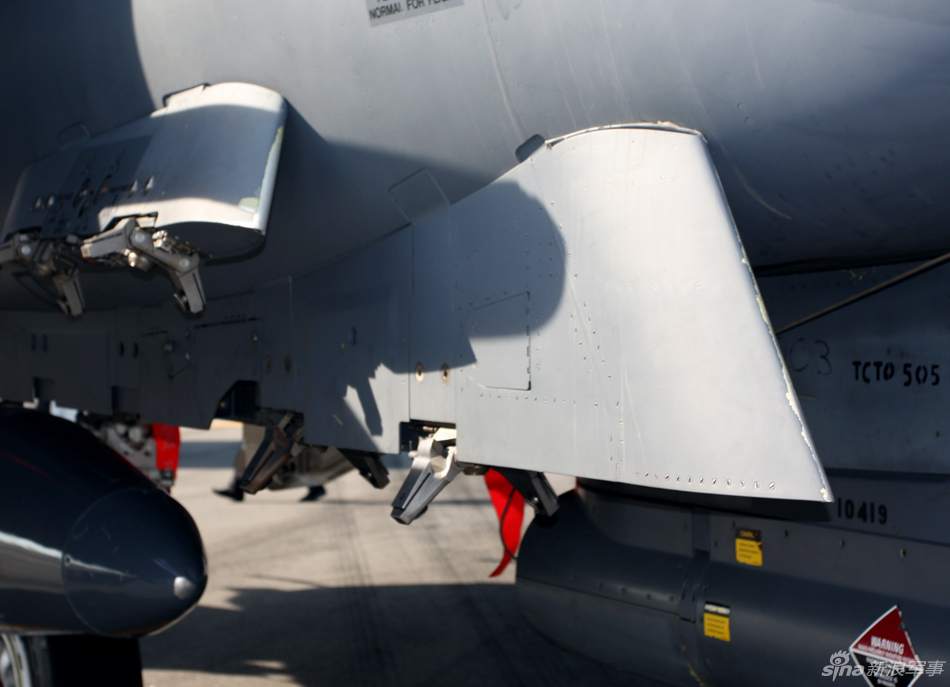 美國空軍展示兩架F－15E攻擊鷹戰(zhàn)斗轟炸機(jī)