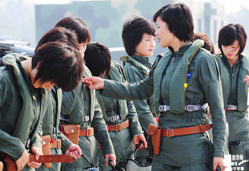 節(jié)日特輯：翱翔在藍(lán)天下的女殲擊機飛行員