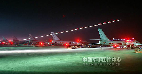 中國(guó)數(shù)十架新型轟炸機(jī)夜間出擊實(shí)行地毯式轟炸
