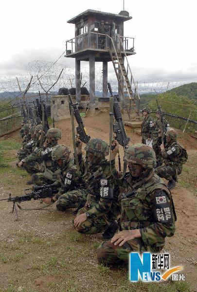 組圖：韓國(guó)軍隊(duì)在韓朝邊界舉行軍演