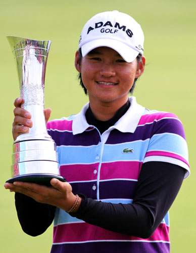 圖：臺(tái)灣選手曾雅妮英國(guó)女子高爾夫公開(kāi)賽奪冠