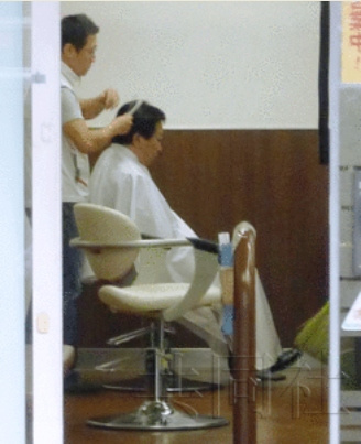 日本新首相從頭開始 光顧低價(jià)理發(fā)店顯平民作風(fēng)