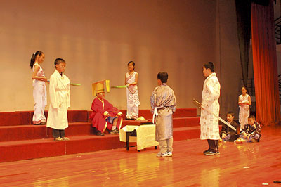 戲劇曲藝小舞臺(tái)，語(yǔ)言藝術(shù)大世界