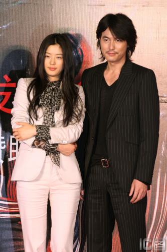 《雛菊》北京首映 全智賢:性感是對(duì)我高度評(píng)價(jià)(圖)