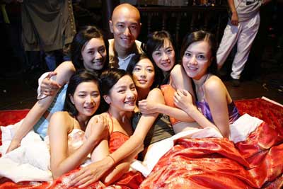 《鹿鼎記》劇照曝光 黃曉明與六個(gè)老婆