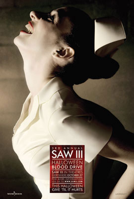 萬圣節(jié)鬼片當(dāng)?shù)溃?/>電鋸驚魂3 Saw III</p>

<p>其它譯名： Saw 3<br/>
類 型： 恐怖 / 犯罪 / 驚悚<br/>
導(dǎo) 演： 達(dá)倫·鮑斯曼 Darren Lynn Bousman<br/>
編 ?。?Leigh Whannell<br/>
主要演員： 托賓·貝爾 Tobin Bell<br/>
　　安格斯·麥克菲戴恩 Angus MacFadyen<br/>
　　迪娜·邁耶 Dina Meyer<br/>
　　Kim Roberts<br/>
　　Shawnee Smith<br/>
上映日期： 2006-10-27<br/>
國(guó)家地區(qū)： 美國(guó)</p>

<p><br/>
《電鋸驚魂》系列電影，電影里以極具創(chuàng)意而血腥的殺人游戲，教訓(xùn)不珍惜生命的毒蟲、殺人犯、而深獲驚悚片影迷一致好評(píng)。<br/>
<br/>
當(dāng)警方正企圖逮捕拼圖殺人狂歸案之際，女醫(yī)生蓮恩戴倫（貝海兒舒米克 飾）卻未警覺自己將成為下個(gè)死亡游戲的目標(biāo)。某晚當(dāng)蓮恩從醫(yī)院下班時(shí)，慘遭拼圖殺人狂（托賓貝爾 飾）綁架，她醒來時(shí)發(fā)現(xiàn)自己被捆綁在一間廢棄的空屋里頭，除此之外還有另外一名被害男子杰夫（安格斯麥菲恩 飾）；此時(shí)拼圖殺人狂已經(jīng)面臨瀕死邊緣，蓮恩被告知她必須讓拼圖殺人狂活下去，否則她和杰夫必須得死，在拼圖殺人狂微弱心跳限時(shí)內(nèi)，心急如焚的蓮恩設(shè)法讓拼圖殺人狂存活，但她萬萬沒想到，拼圖殺人狂暗地里其實(shí)還有更可怕的殺人計(jì)劃……。<br/>
</p>

<div width=