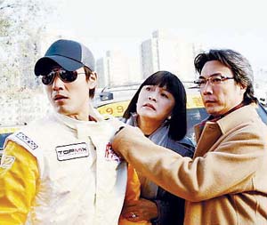 紀(jì)念香港回歸10周年 四部大戲“暗戰(zhàn)”央視(圖)