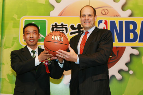 賽場中國廣告多 中國企業(yè)借NBA做營銷