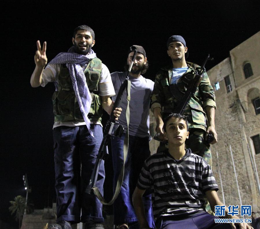 利比亞反對(duì)派攻入阿齊齊亞兵營(yíng)