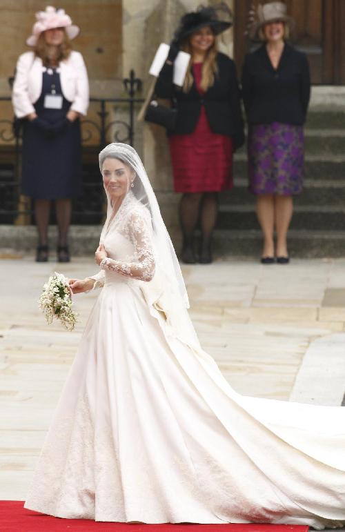 英國威廉王子婚禮開始 準王妃身披婚紗艷壓全場