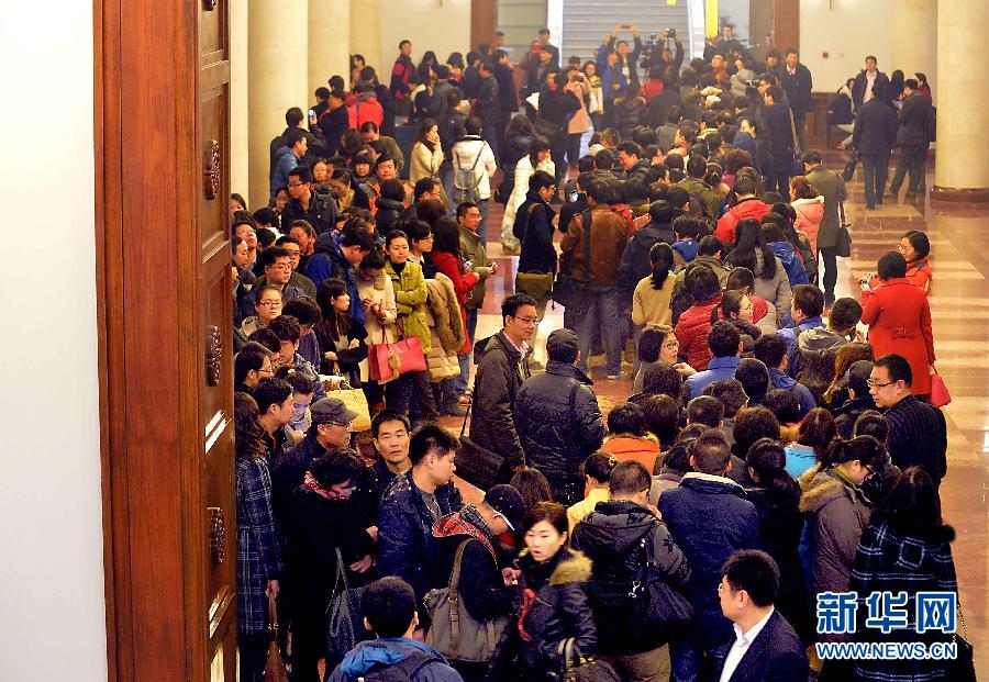【兩會(huì)預(yù)熱】 眾媒體簽注熙熙攘攘