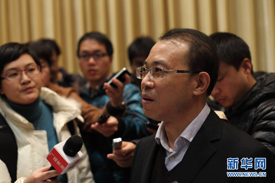 【兩會預(yù)熱】 眾媒體簽注熙熙攘攘