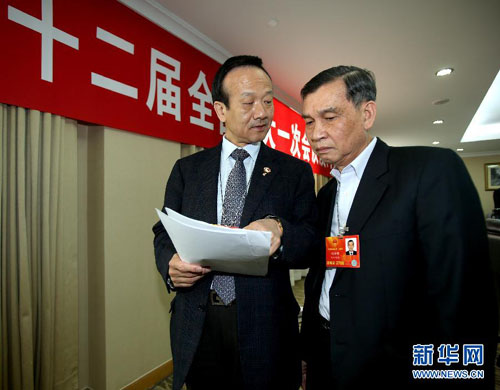 澳門代表團(tuán)全體會(huì)議向媒體開放