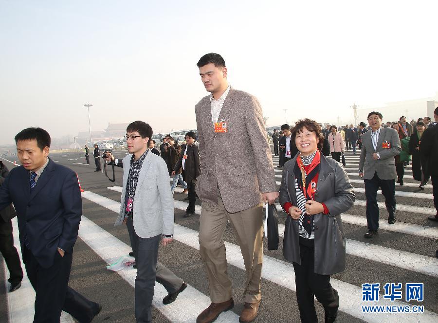 全國政協(xié)十二屆一次會議舉行第三次全體會議