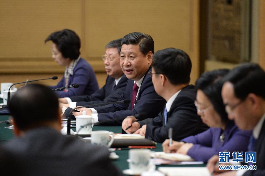 習(xí)近平參加上海代表團(tuán)審議時(shí)強(qiáng)調(diào)：百舸爭(zhēng)流，奮楫者先
