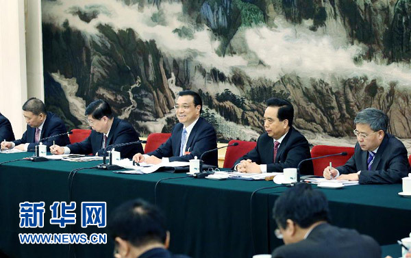 兩會(huì)授權(quán)發(fā)布：李克強(qiáng)參加山東代表團(tuán)審議