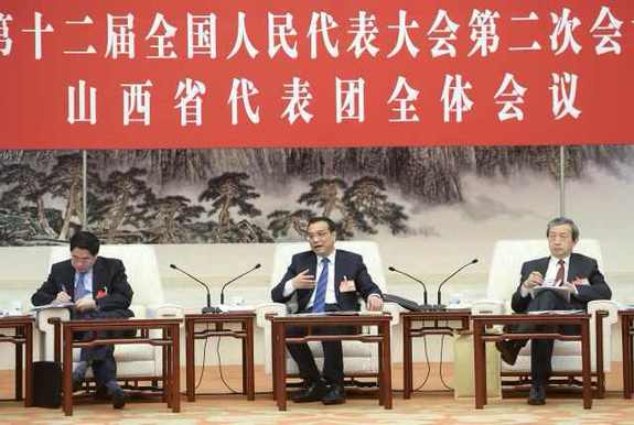 李克強現(xiàn)場吟誦晉祠對聯(lián)：讓人民共享改革成果