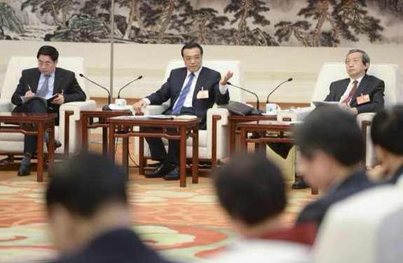 李克強現(xiàn)場吟誦晉祠對聯(lián)：讓人民共享改革成果