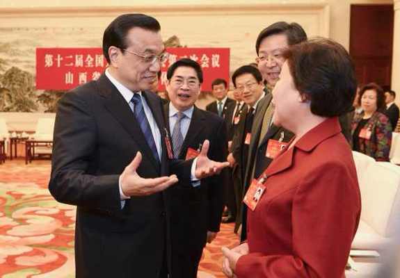 李克強現(xiàn)場吟誦晉祠對聯(lián)：讓人民共享改革成果