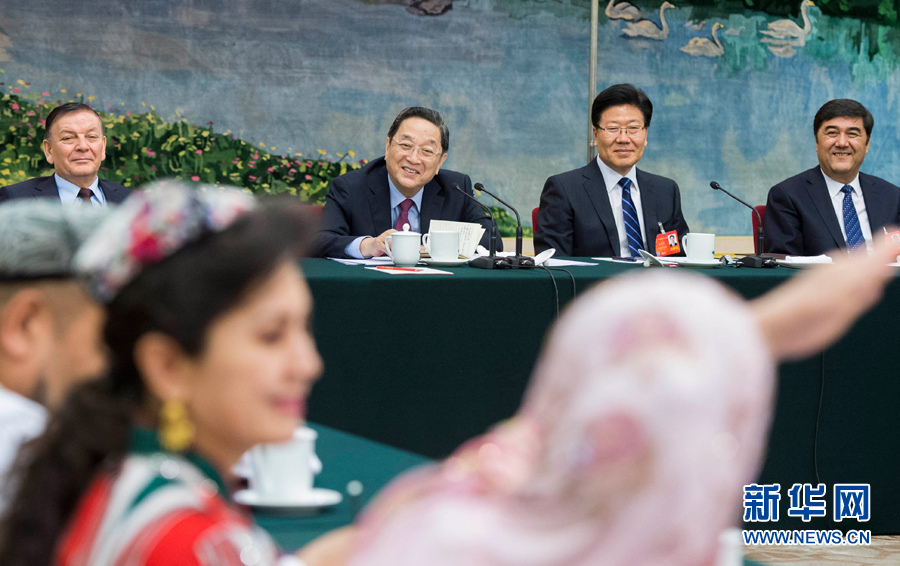 習(xí)近平等分別參加全國(guó)人大會(huì)議一些代表團(tuán)審議